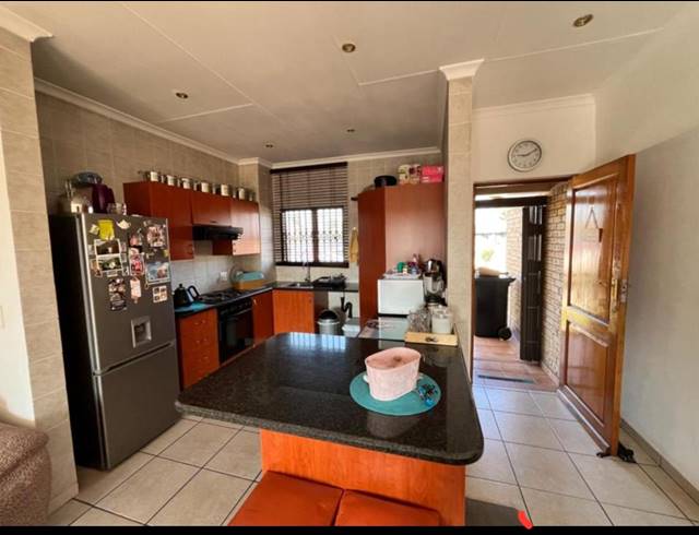 2 BEDROOM APARTMENT FOR SALE IN SONNEVELD